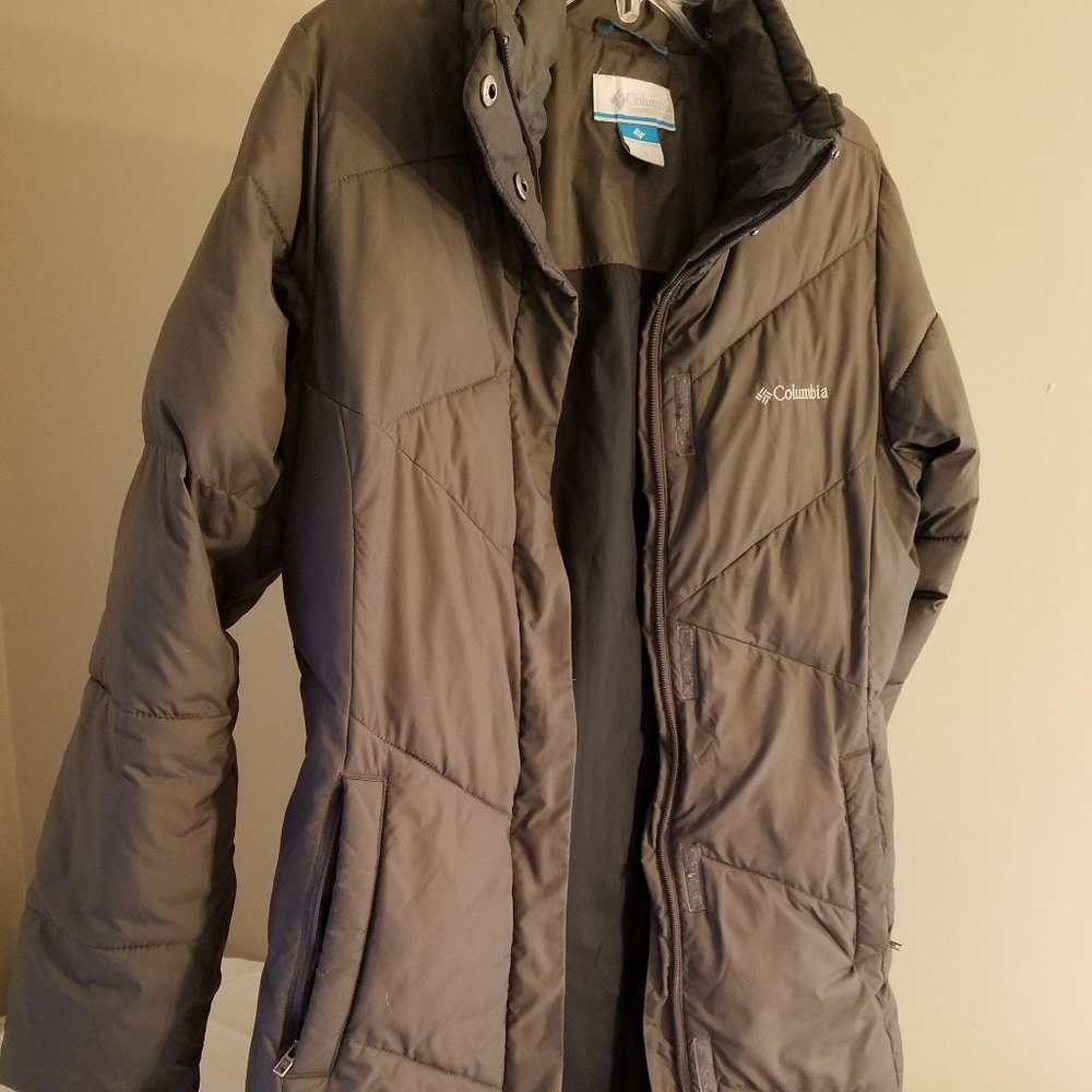 Columbia Womens size S Mid length Puffer Coat